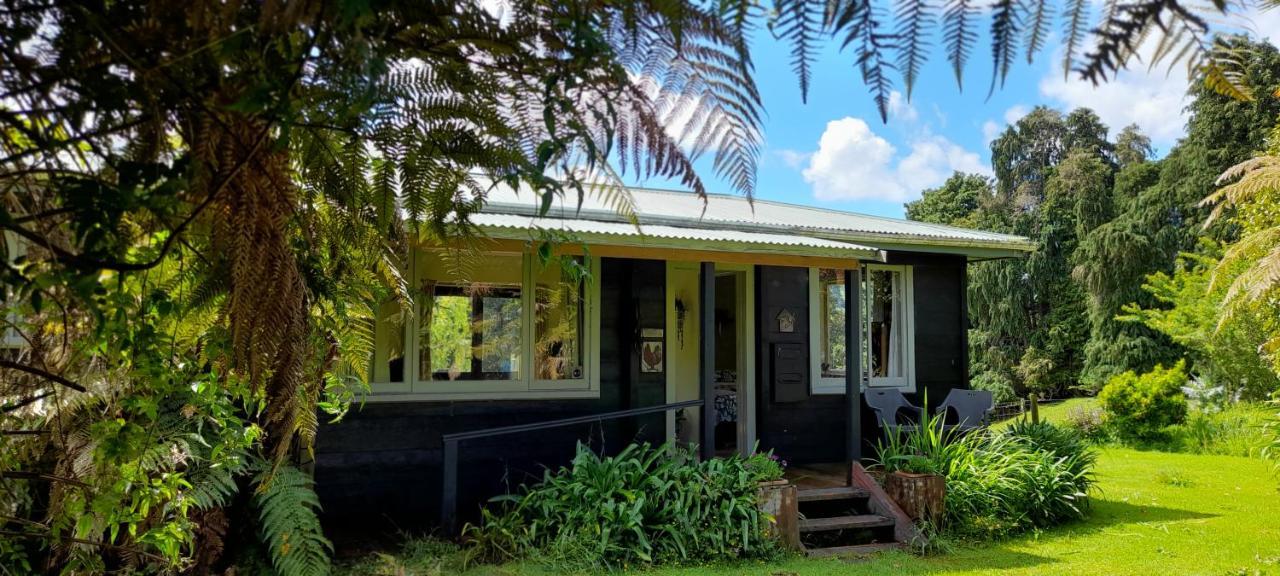 تاومارونوي Earthsounds Country Cottage المظهر الخارجي الصورة
