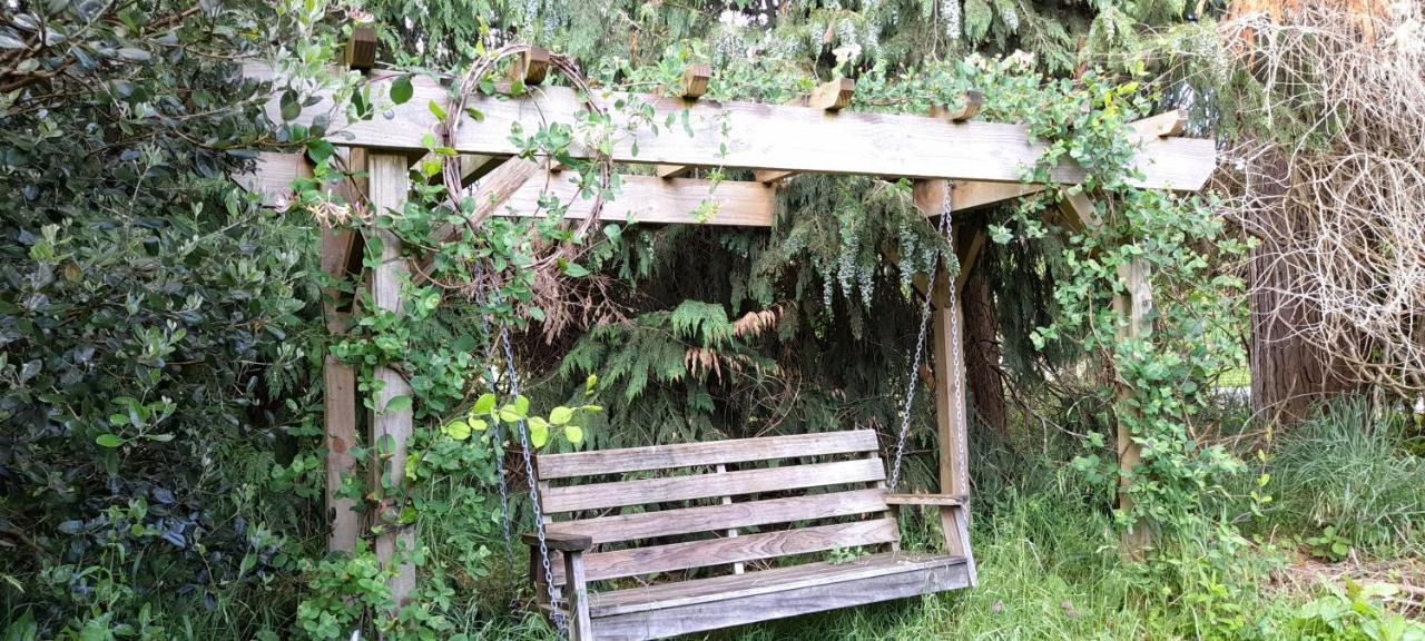 تاومارونوي Earthsounds Country Cottage المظهر الخارجي الصورة